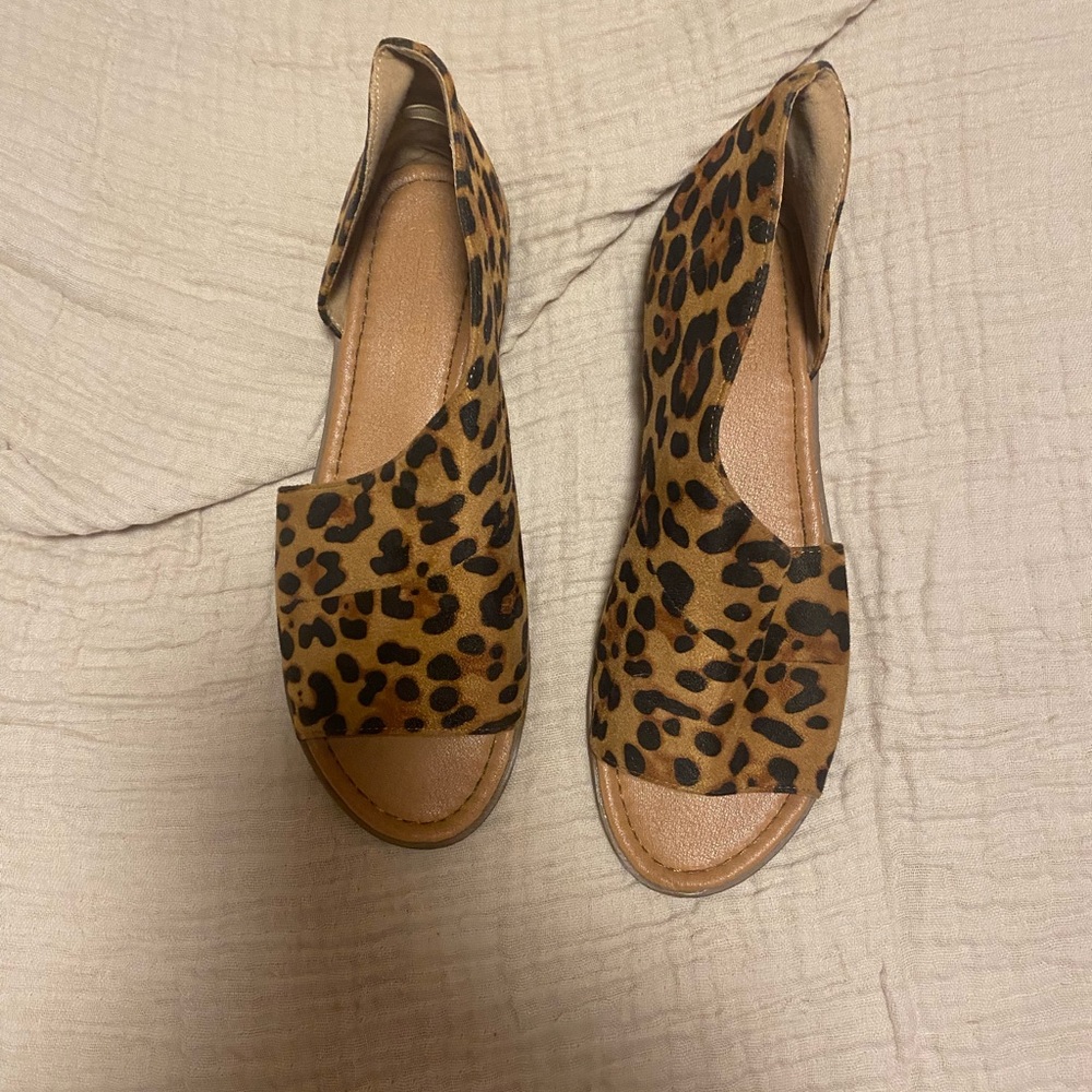 Leopard print open toe sandals